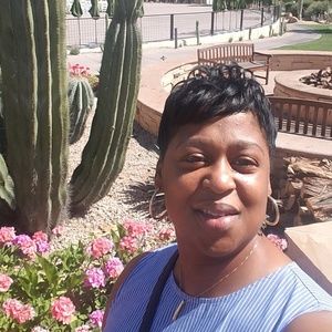 Meet your Posher, Dee